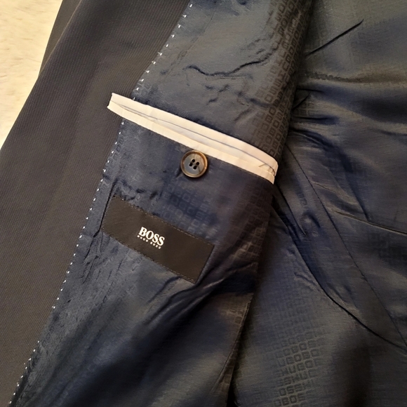 Hugo Boss Suit Jacket - Picture 4 of 8